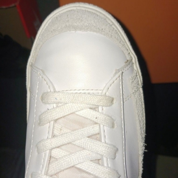 Nike Blazers - Picture 3 of 4